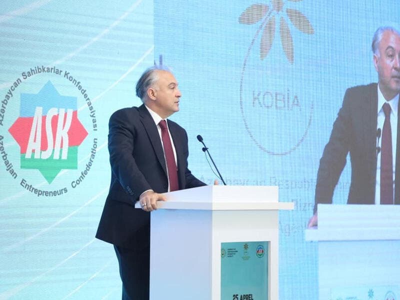 Kiçik və orta biznes Azərbaycan iqtisadiyyatının inkişafında mühüm rol oynayır - Xalid Əhədov