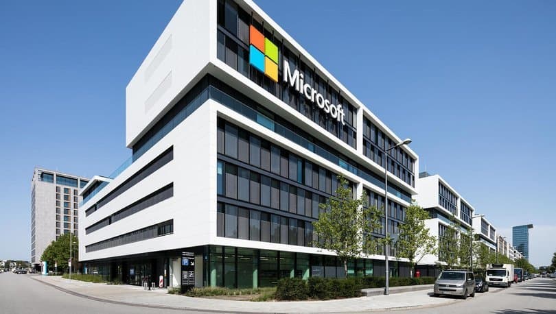 Microsoft və Alphabet gəlirlərini artırıb