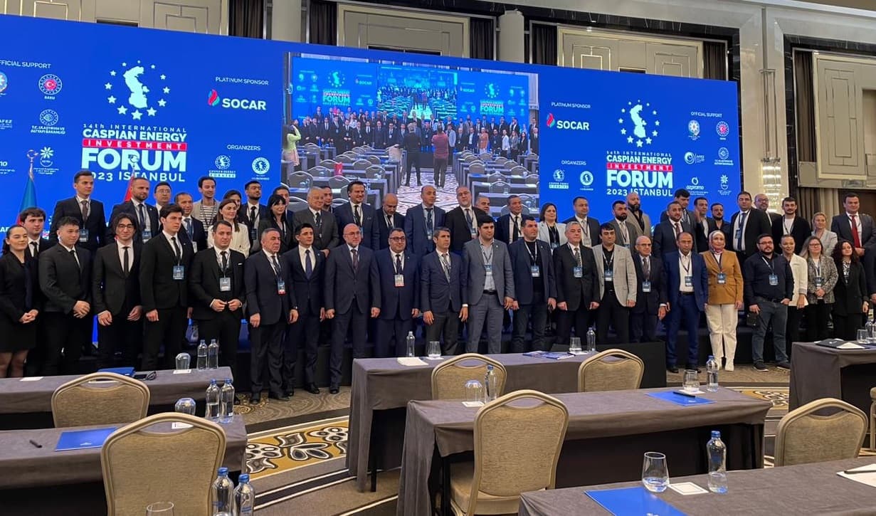 İİTKM-in Türk Dünyası Araşdırmaları Mərkəzinin rəhbəri beynəlxalq forumda moderator olub - FOTO