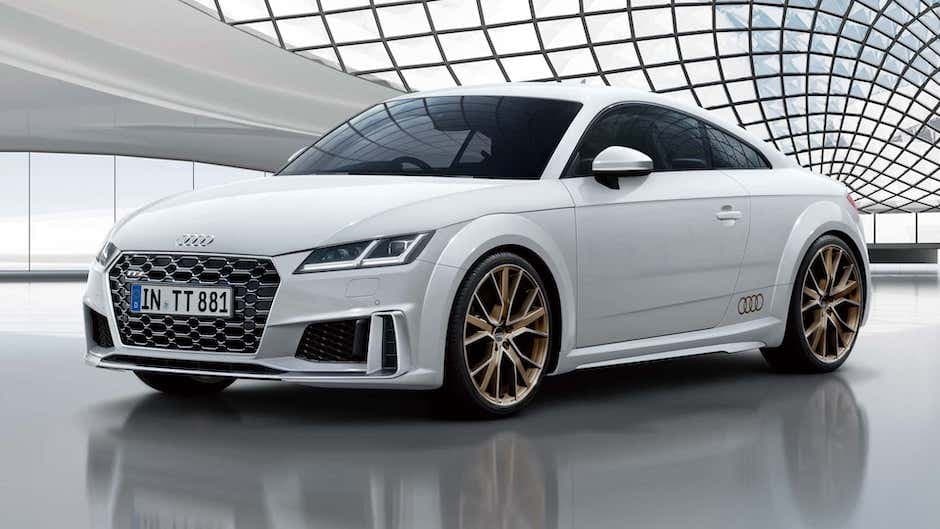 Audi TT sportkarının ilk “memorial” versiyasını təqdim edib - FOTO