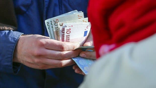 Avrozonada baza inflyasiya yavaşlayıb