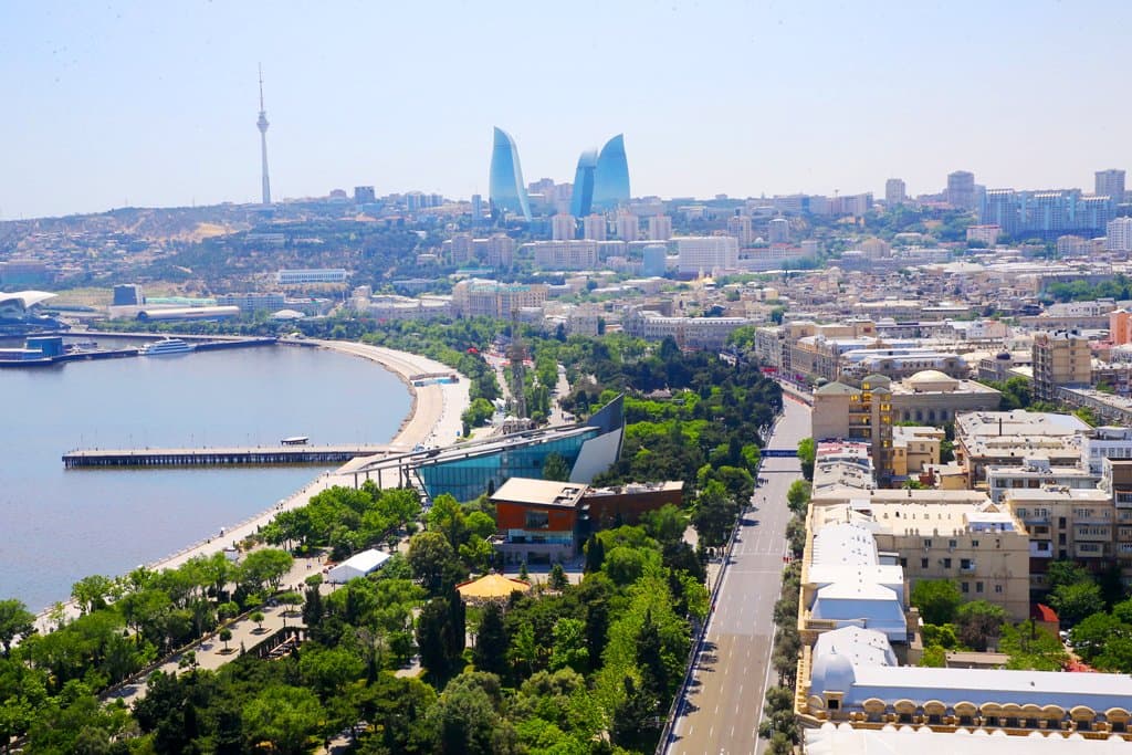 Bakıda yaşayış komplekslərində mənzillərin 1m²-i neçəyə satılır? – CƏDVƏL