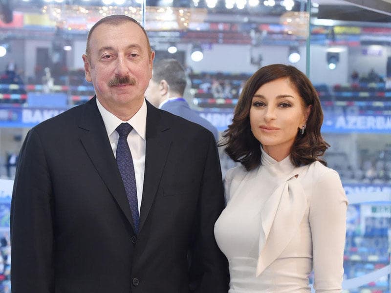 İlham Əliyev və Mehriban Əliyeva Şuşada 23 binadan ibarət yaşayış kompleksinin tikintisi ilə tanış olublar