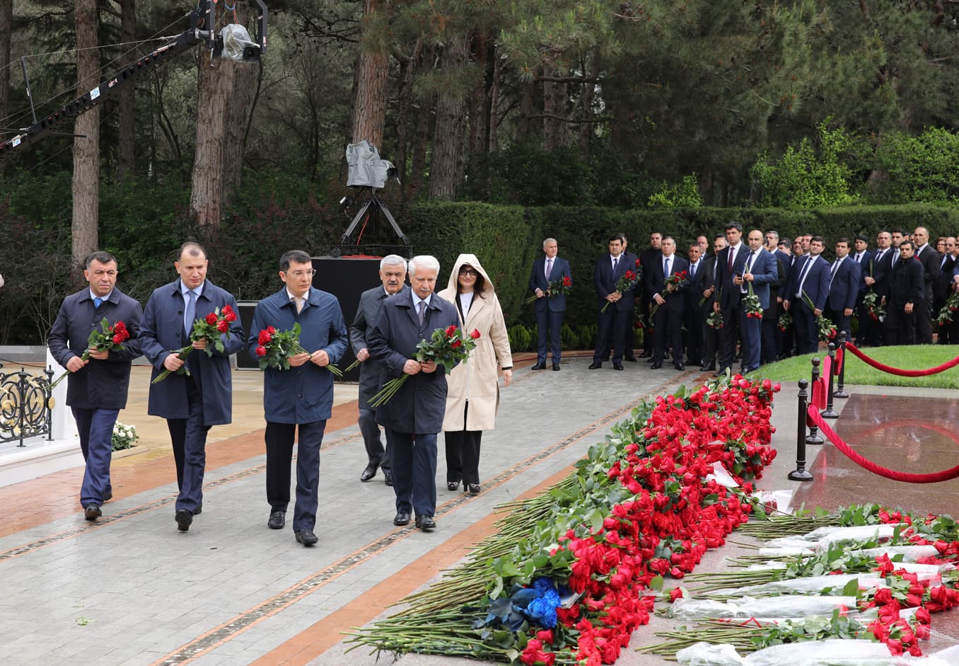 Ümummilli Lider Heydər Əliyevin əziz xatirəsi yad edilib - FOTO