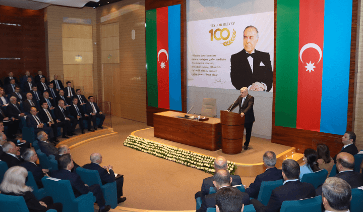 Maliyyə Nazirliyində Ümummilli lider Heydər Əliyevin 100 illik yubileyi qeyd olunub - FOTO