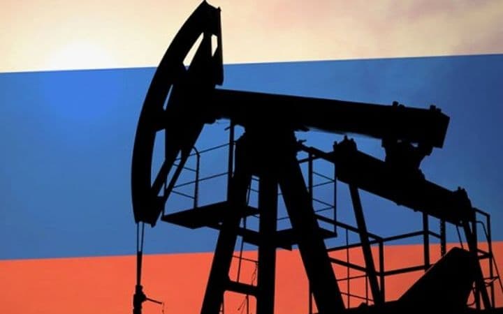 Rusiyanın neft və qaz gəlirləri 52% azaldı