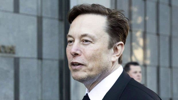 İlon Mask "Twitter" üçün yeni CEO işə götürdüyünü açıqlayıb