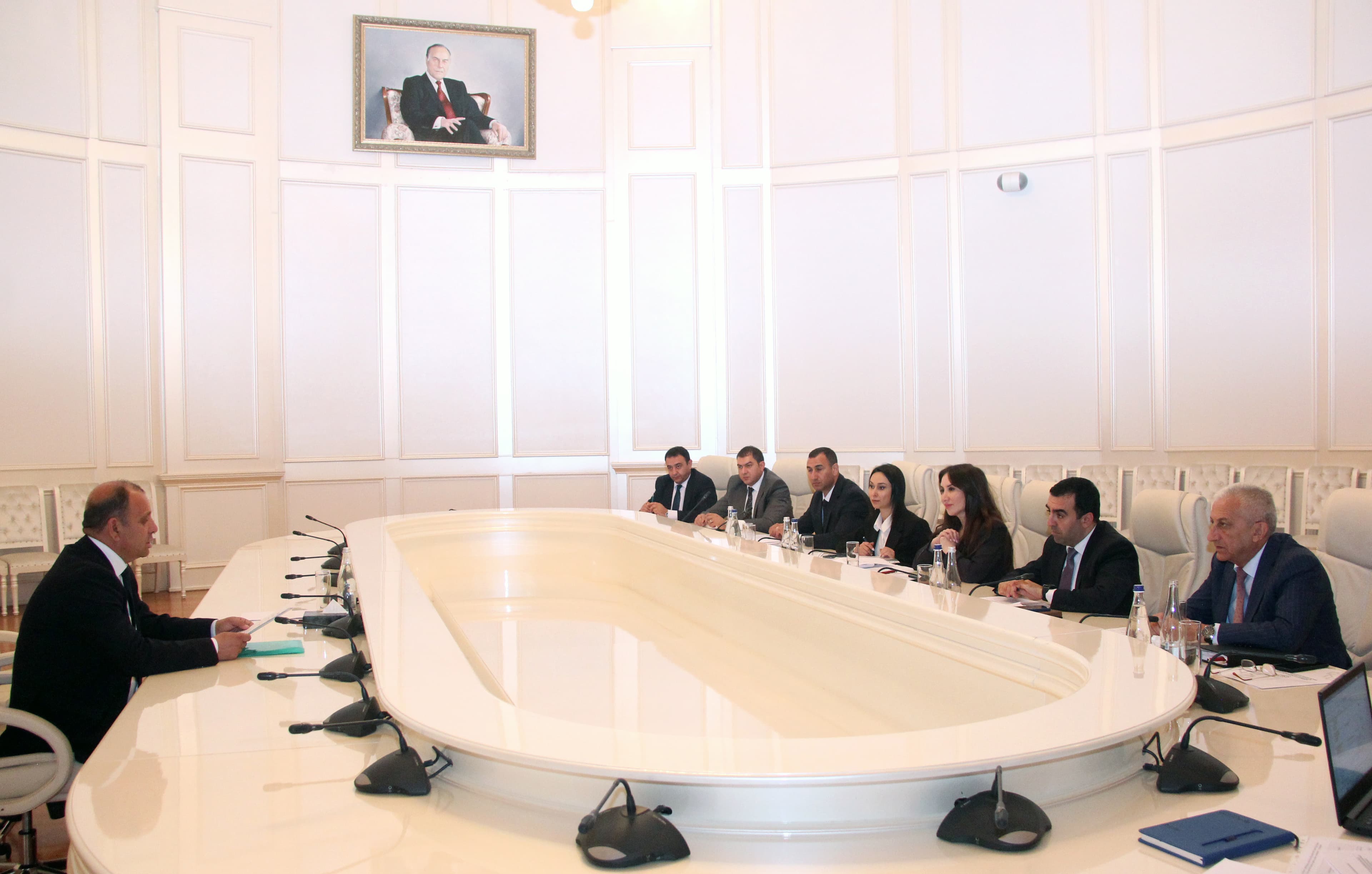 Daşınmaz Əmlakın Dövlət Kadastrı və Reyestrinin sədri Gəncədə vətəndaşları qəbul edib - FOTO