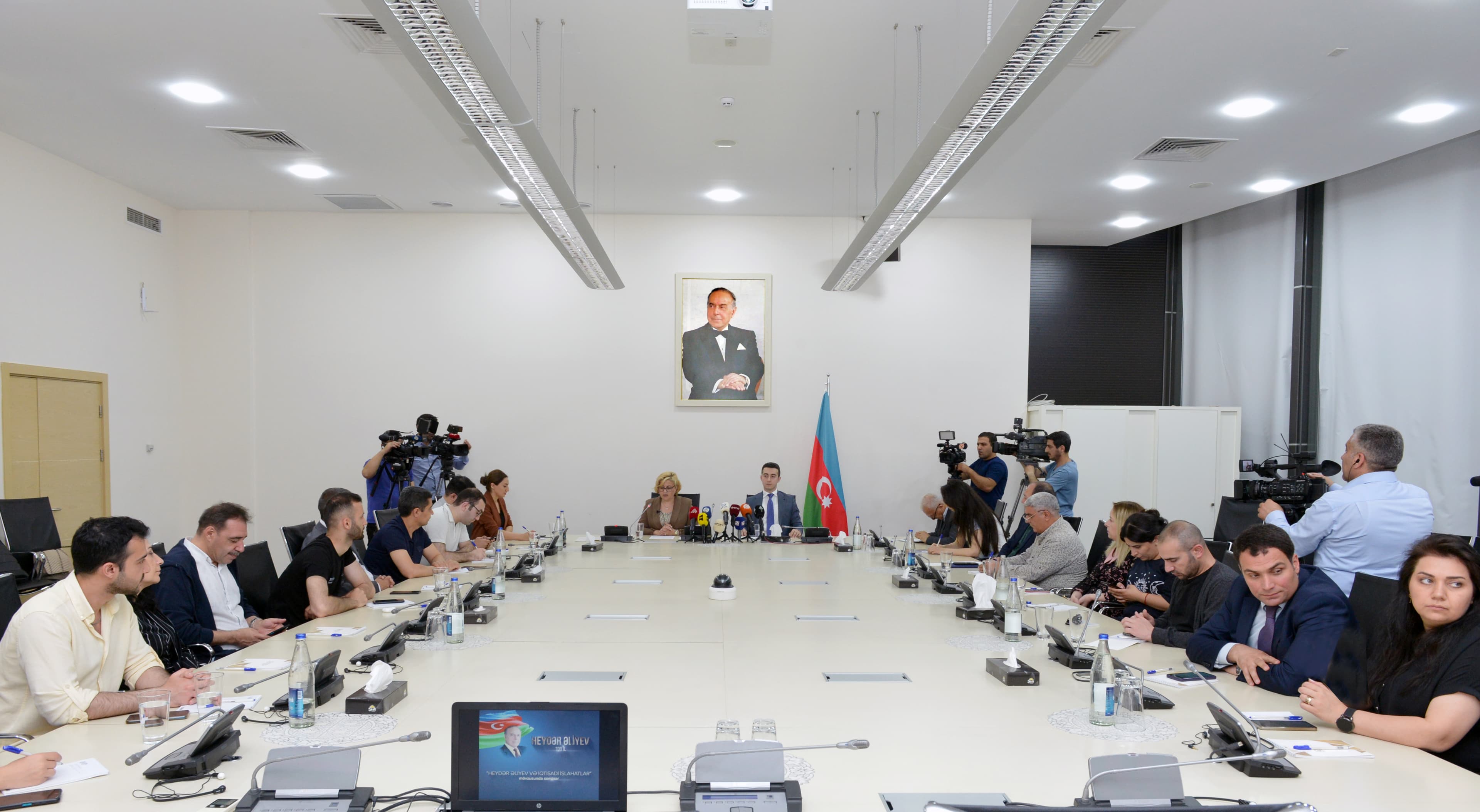 “Heydər Əliyev və iqtisadi islahatlar” mövzusunda seminar keçirilib - FOTO