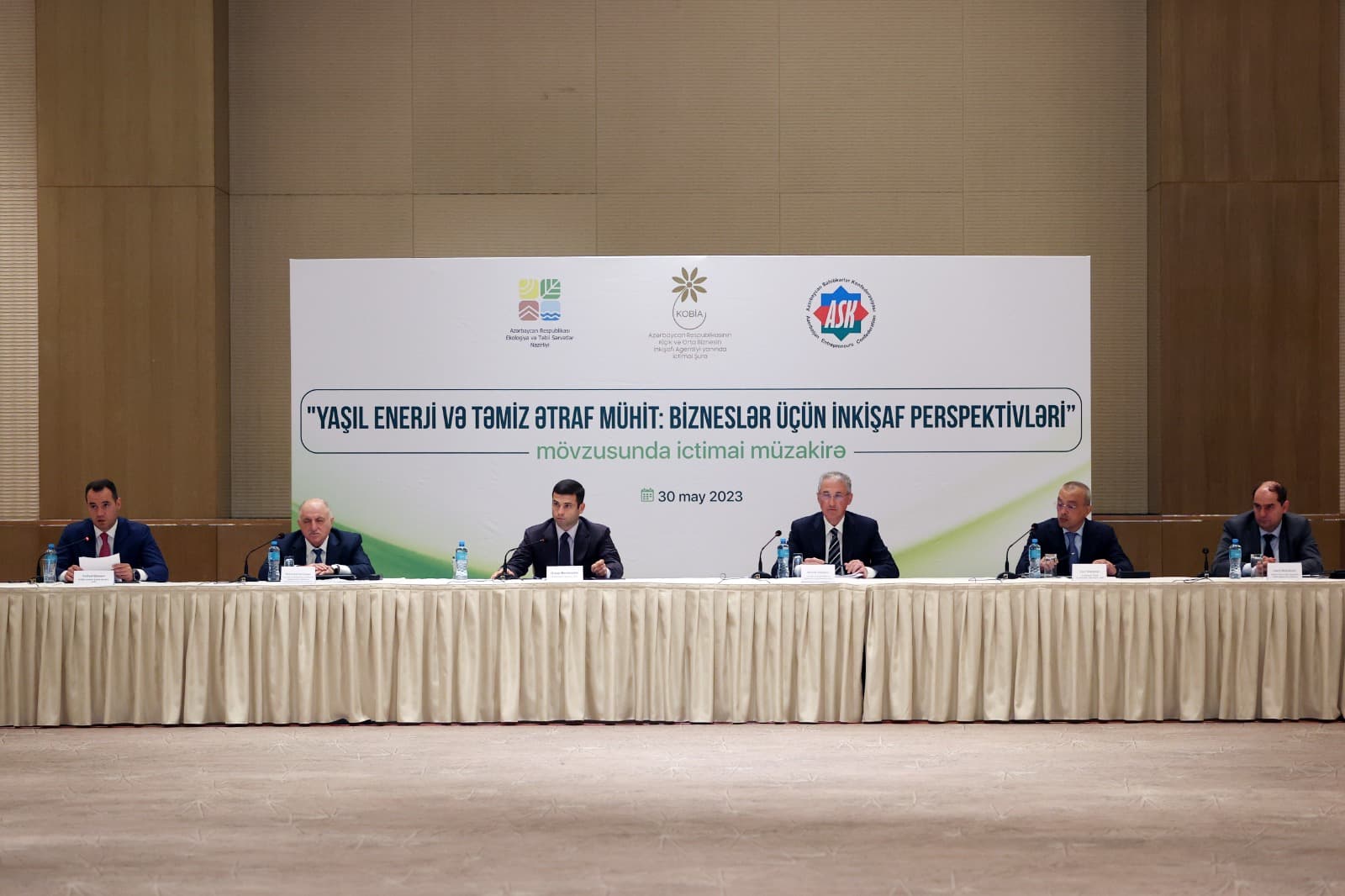 “Yaşıl” enerji və təmiz ətraf mühit mövzusunda ictimai müzakirə təşkil olunub - FOTO