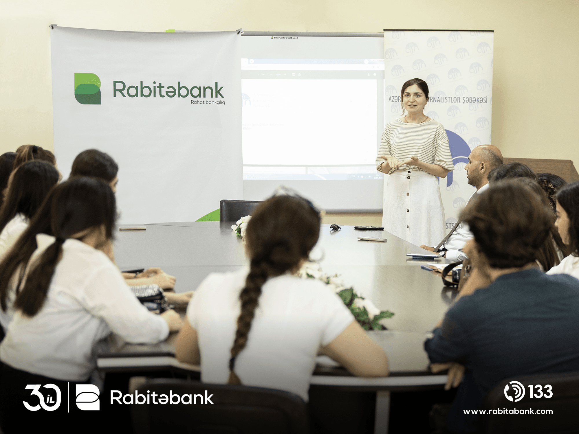 Rabitəbank “Xilaskar” esse müsabiqəsilə bağlı tələbələrlə sessiya təşkil edib - FOTO