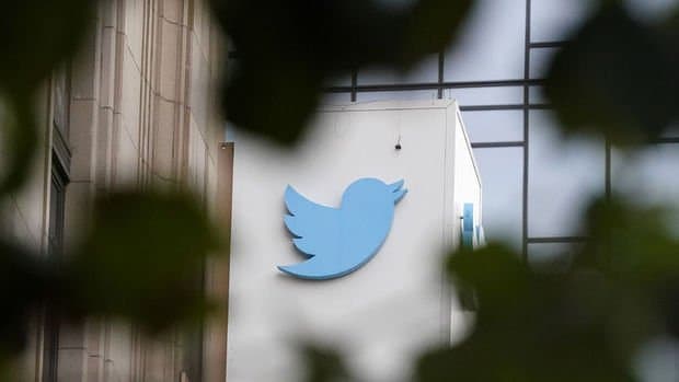 "Twitter"in reklam gəlirləri azalıb