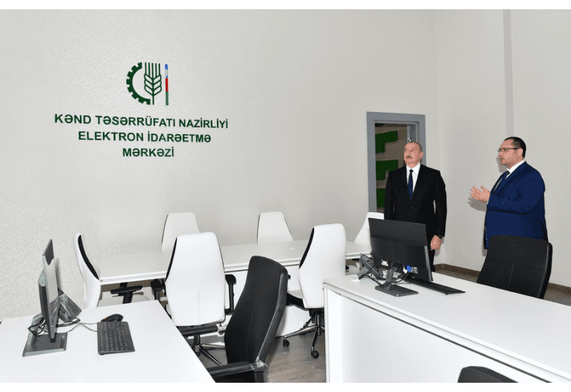 İlham Əliyev Kənd Təsərrüfatı Nazirliyinin Bakıda yeni inzibati binasının açılışında iştirak edib - FOTO