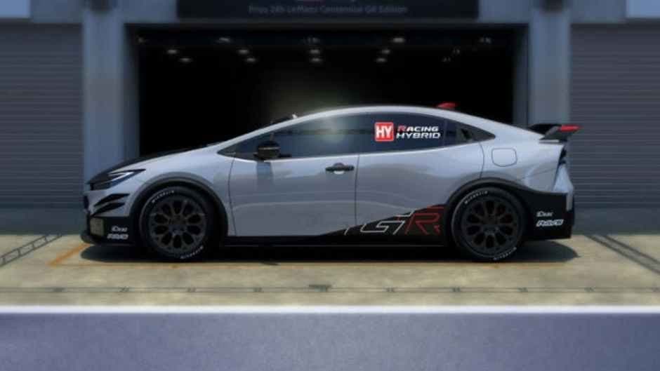 Toyota Prius hibridini hazırlayıb - FOTO