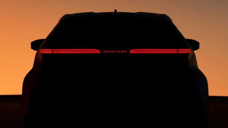Toyota yeni C-HR krossoverinin təqdimat tarixini açıqlayıb