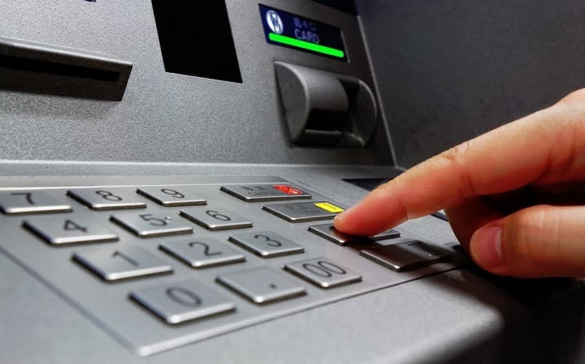 Azərbaycanda bankomatların sayı 3% artıb