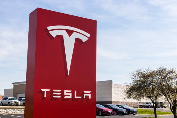 "Tesla" səhmləri 2020-ci ildən bugünə ən güclü qazancı əldə etmək yolundadır