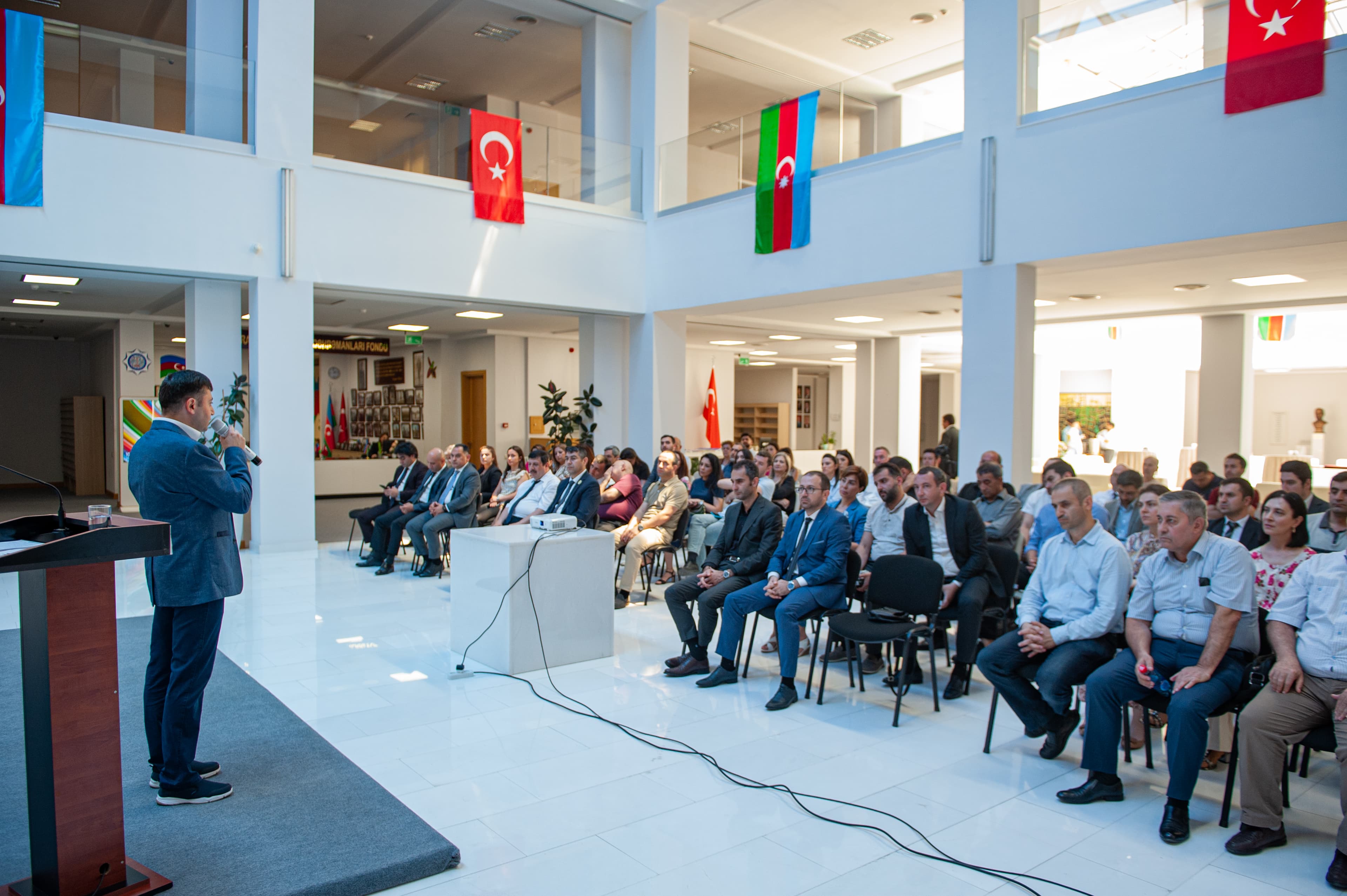 “AzInTelecom” MMC-nin dəstəyi ilə “ISO 9001:2015. Şərh və tətbiq üzrə tövsiyələr” kitabı nəşr edilib - FOTO