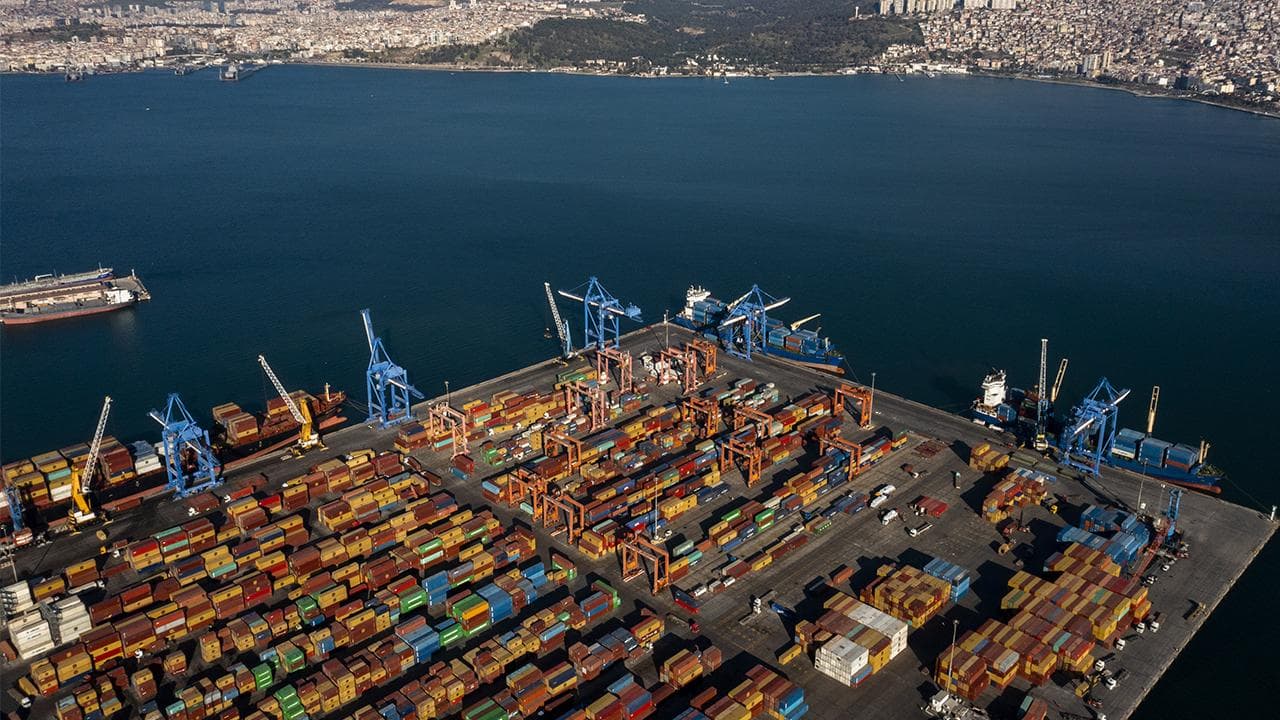 İzmir limanı 3 milyon tondan çox yük qəbul edib