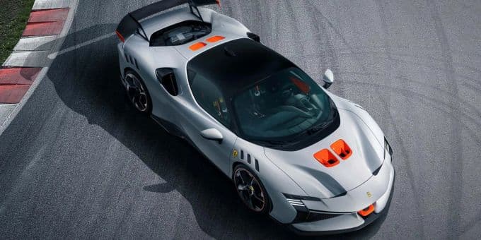 Ferrari SF90 XX Stradale və SF90 XX Spider seriyalarını təqdim edib