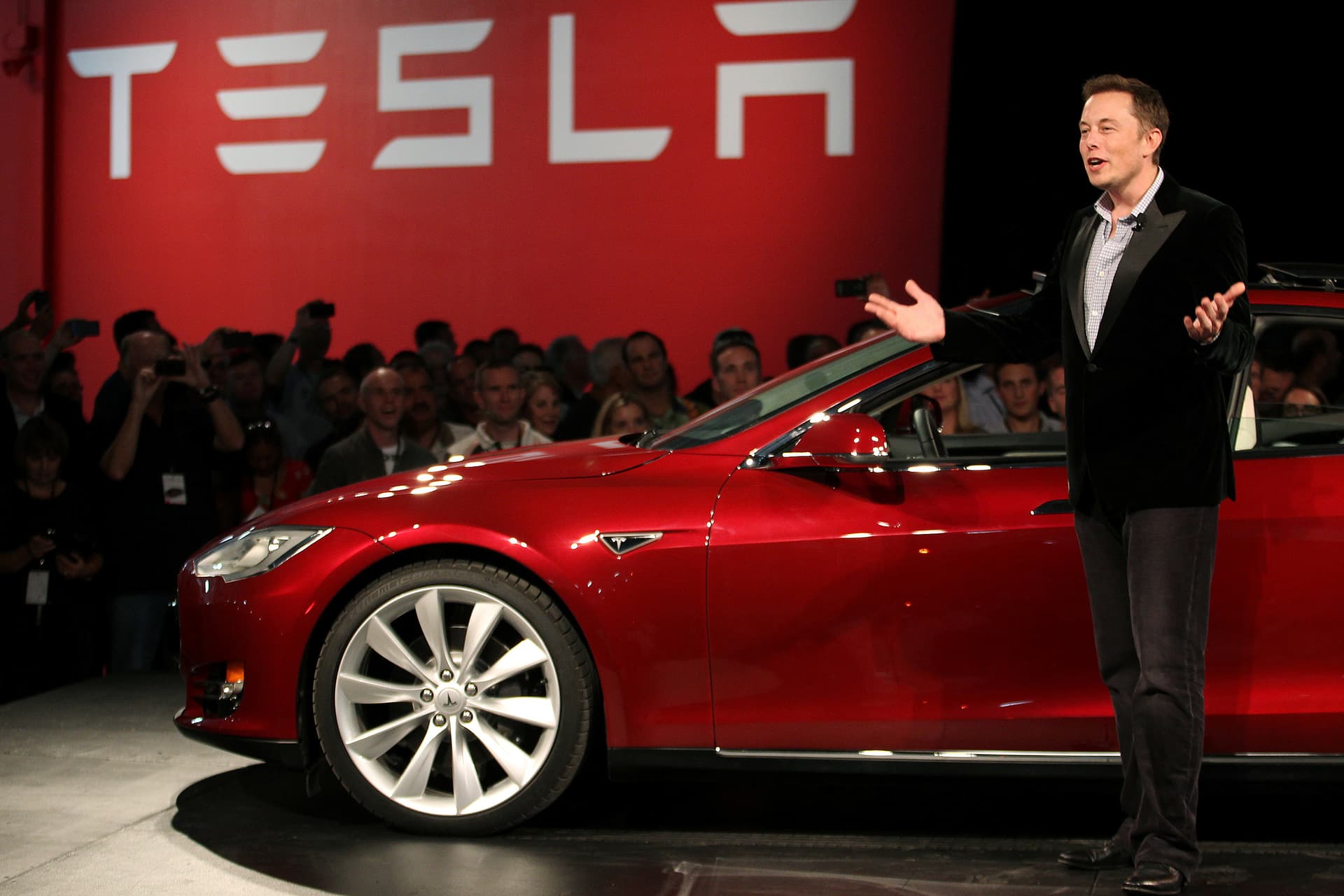 İlon Mask:“Tesla” özünün tam avtonom idarəetmə texnologiyasını qurmağa hazırdır