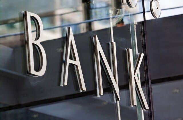 Azərbaycan banklarının maliyyə institutlarındakı depozitləri artıb