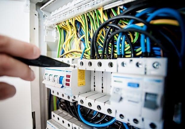 Azərbaycanda elektrik avadanlıqlarının istehsalı artıb