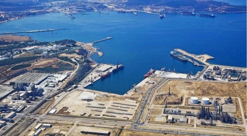İzmir şəhərindəki Aliağa limanı 3 min 241 gəmi qəbul edib