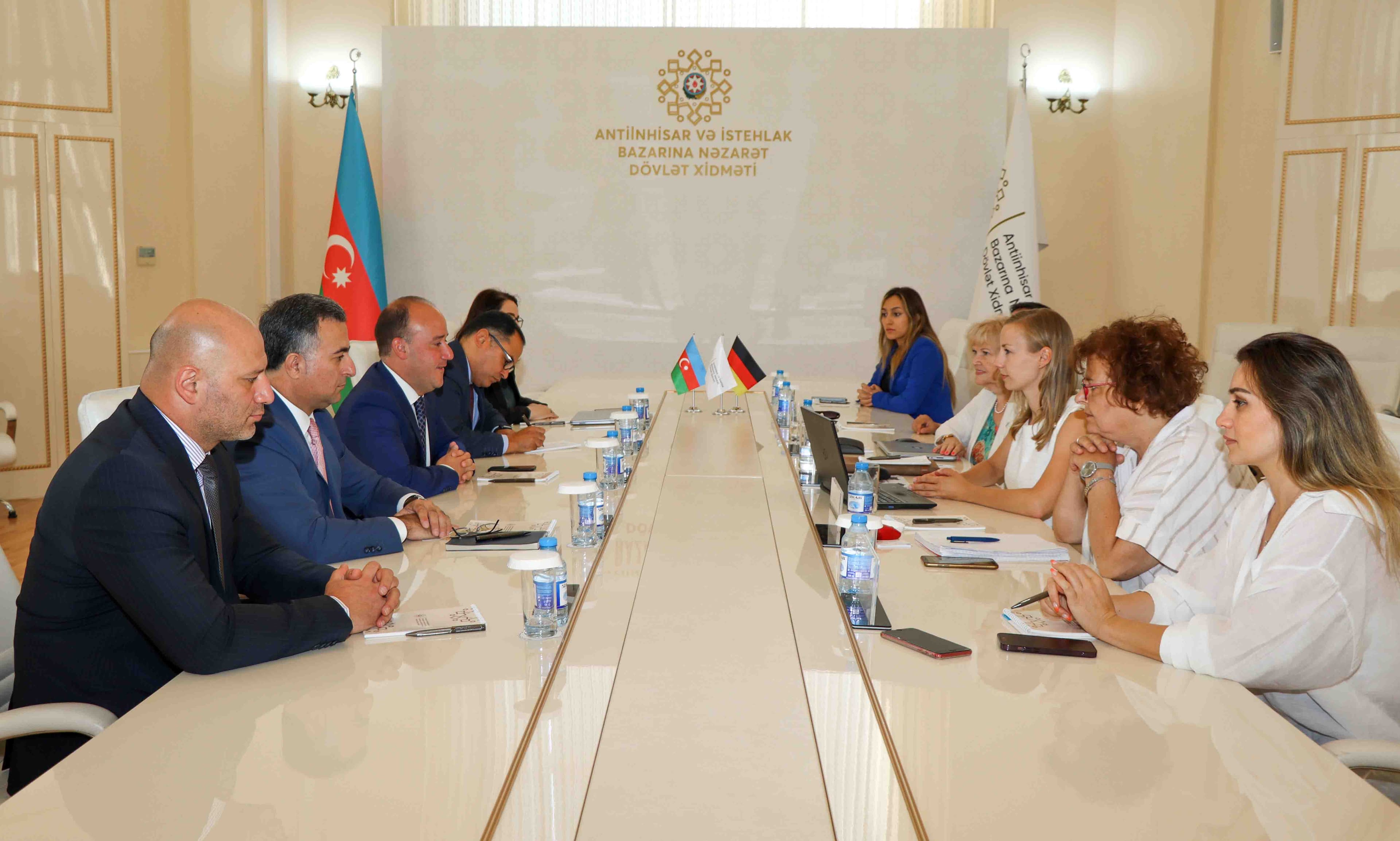 Dövlət Xidmətində Almaniya Fiziki-Texniki Federal İnstitutunun nümayəndələri ilə görüş keçirilib - FOTO