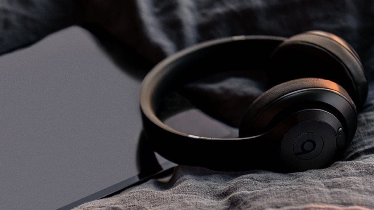Beats Studio Pro adlı yeni naqilsiz qulaqlıq satışa çıxarılıb