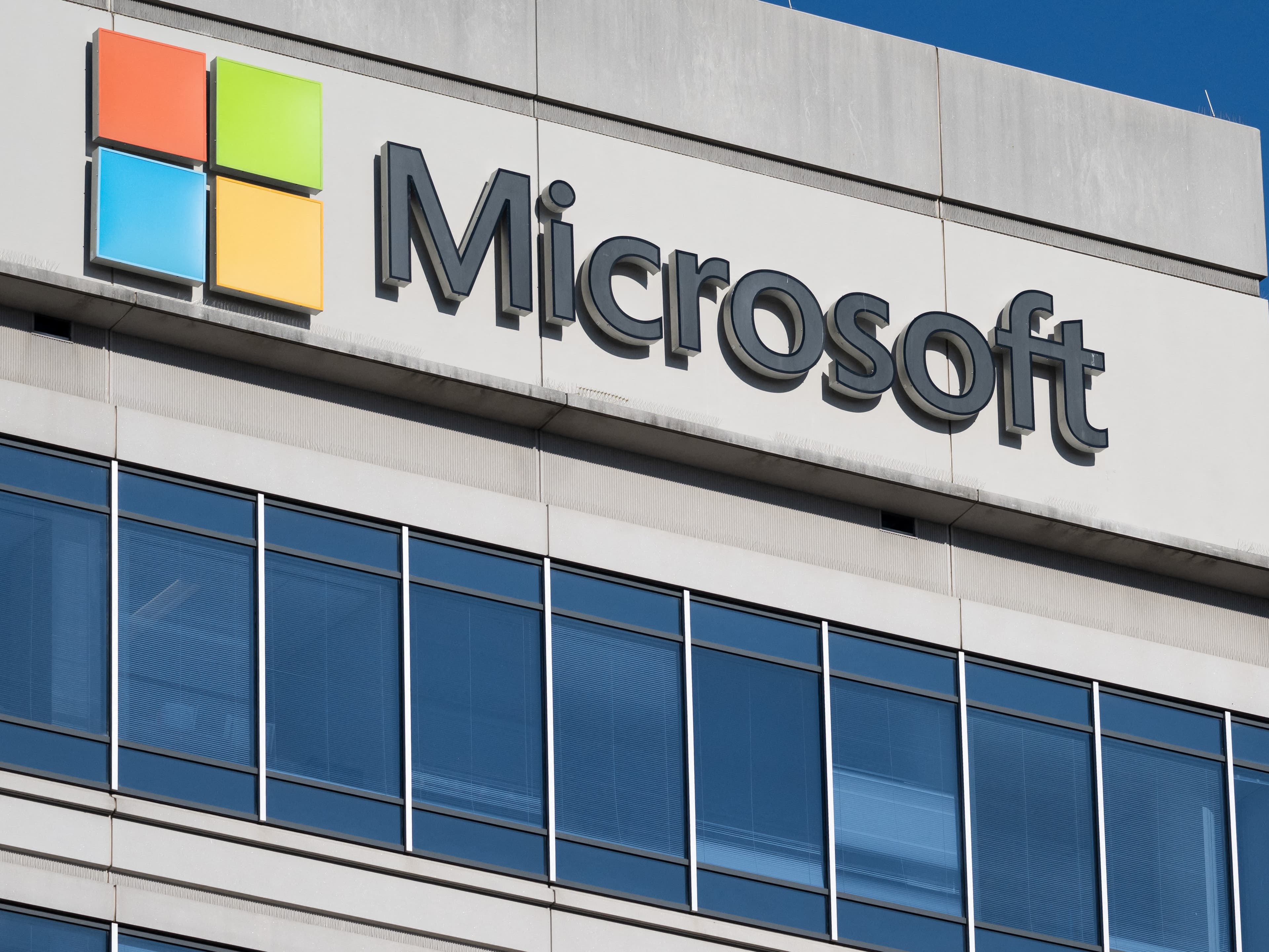 "Microsoft" səhmlərinin qiyməti artıb