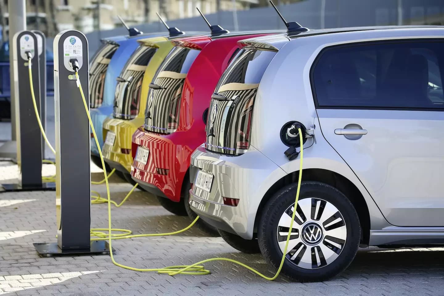 Azərbaycana 1 100-dən çox elektromobil gətirilib