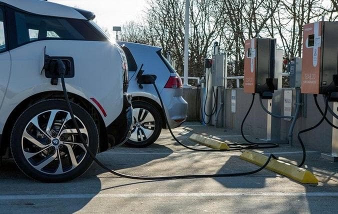 Bu il hər 10 elektrikli avtomobildən 6-sı Çində satılıb