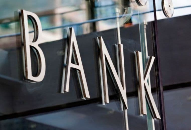 Azərbaycan banklarının dollarla kredit qoyuluşu azalıb