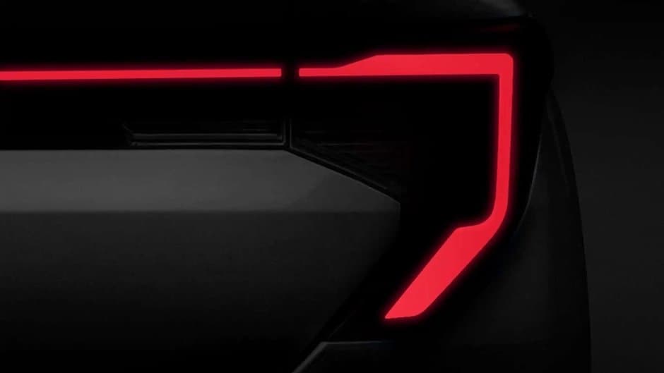 Kia yeni K3 sedanının ilk görüntüsünü dərc edib