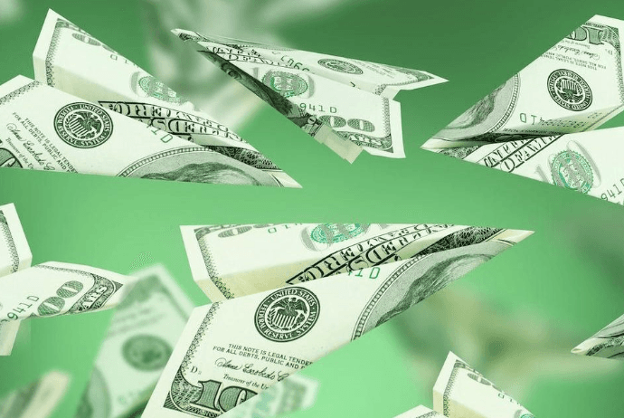 Azərbaycana xaricdən pul köçürmələri 714 mln. dollar azalıb