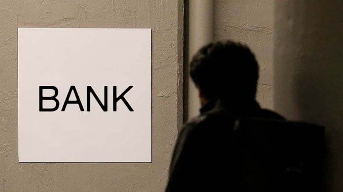 Bank sektorunda çalışanların sayı artıb
