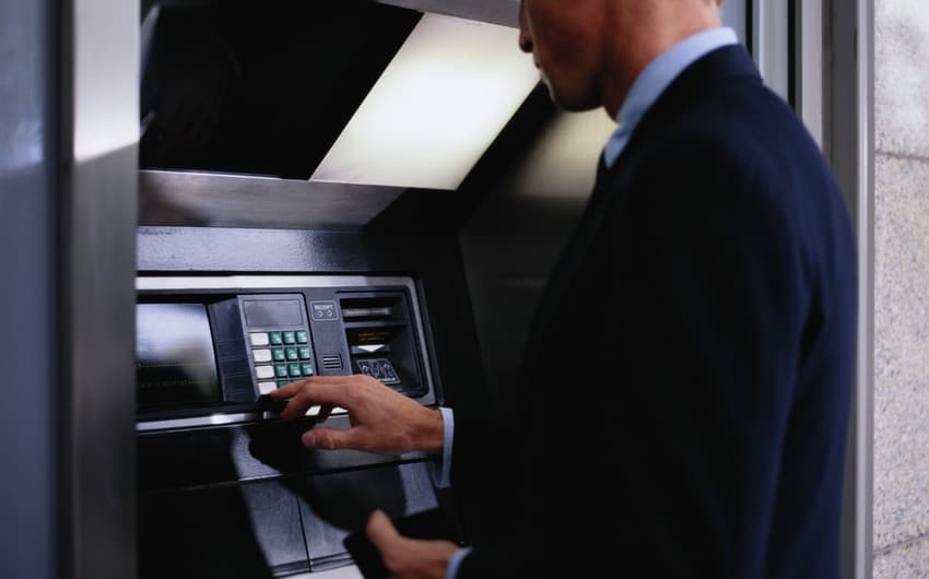 Azərbaycanda bir bankomata düşən əməliyyatların həcmi 22%-dən çox artıb