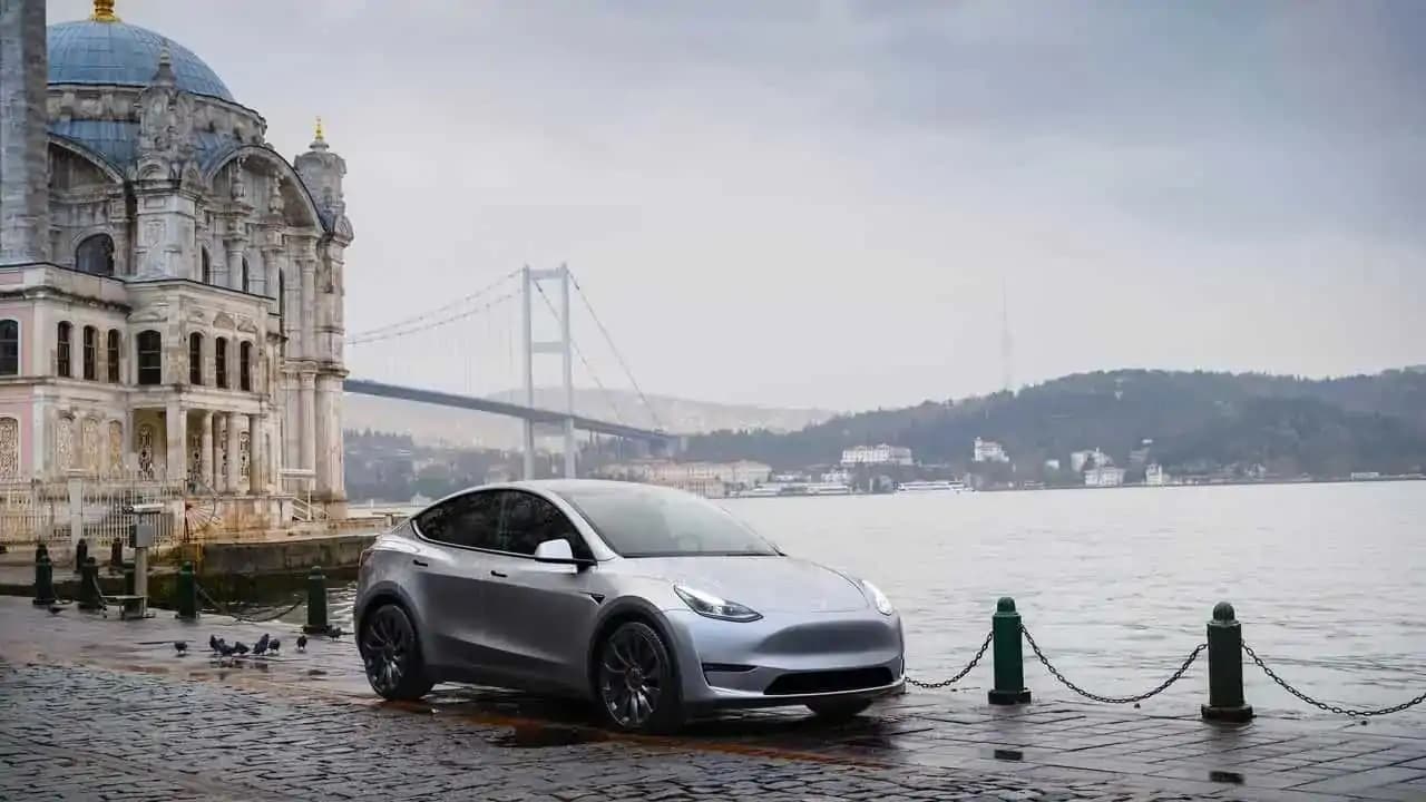Tesla Almaniyada istehsal hədəflərini azaldıb