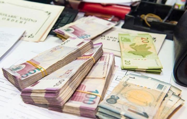 Azərbaycanda orta aylıq əmək haqqı 925 manat təşkil edib