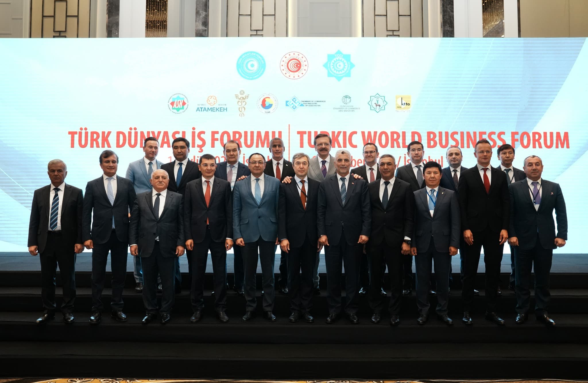 Azərbaycan Sahibkarlar Konfederasiyasının prezidenti Türk Dünyası Biznes Forumunda çıxış etdi