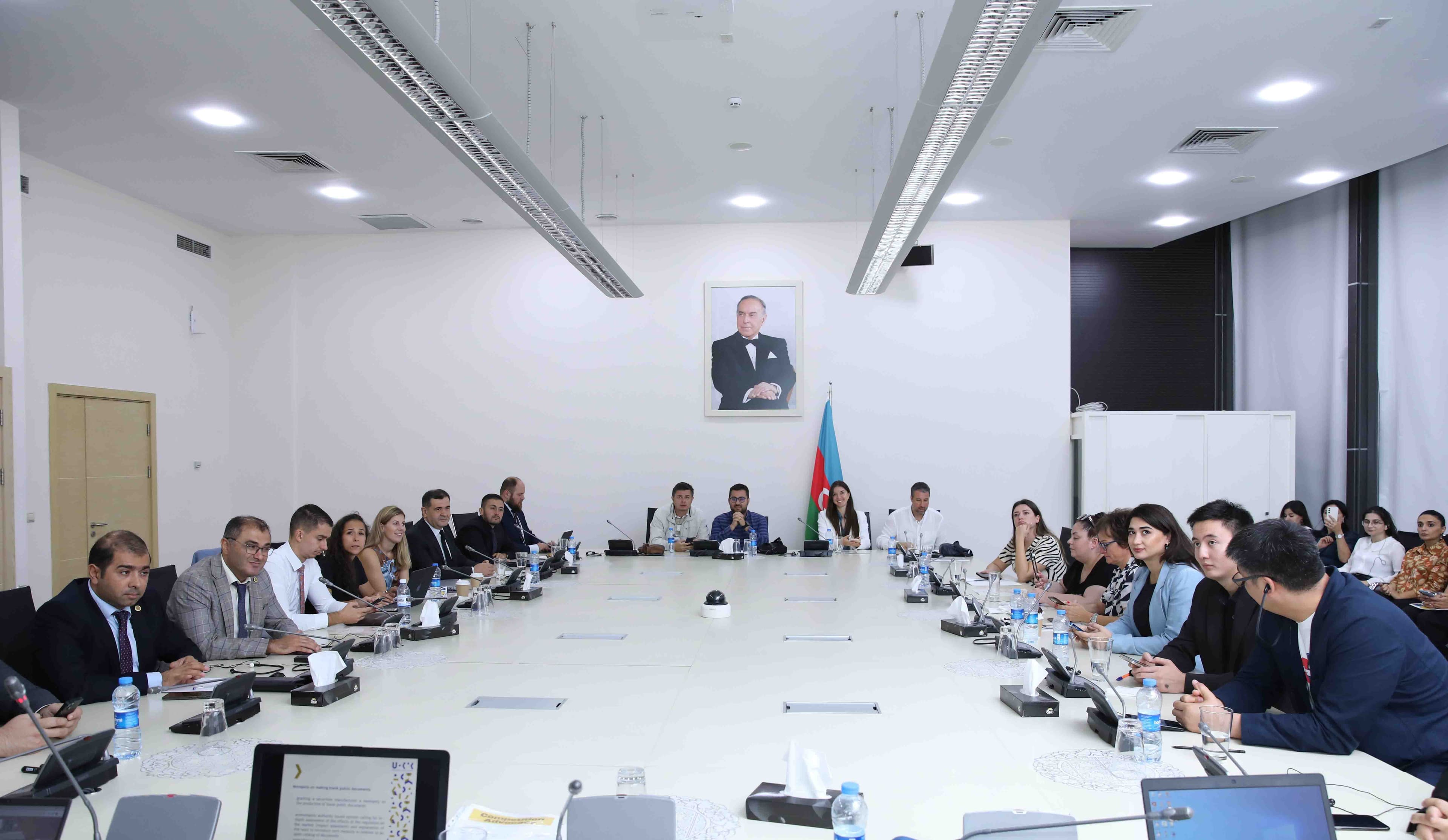 Dövlət Xidməti və İqtisadi Əməkdaşlıq və İnkişaf Təşkilatının Regional Rəqabət Mərkəzinin birgə təşkilatçılığı ilə seminar keçirilib