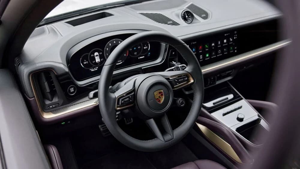 Porsche Cayenne-nin üçüncü e-Hibrid versiyasını təqdim edib
