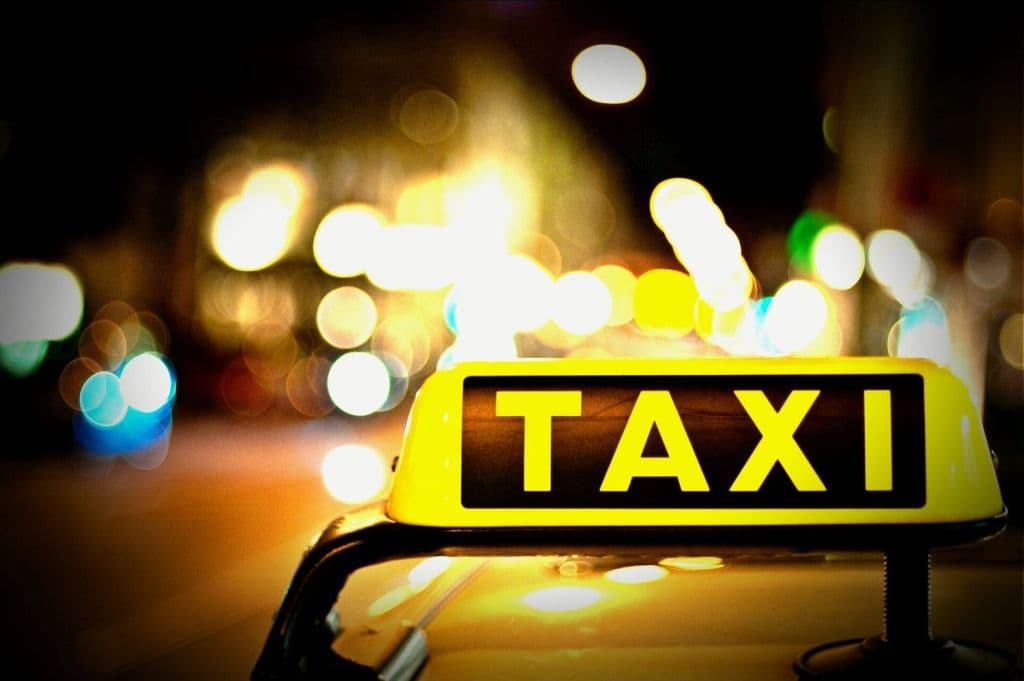 Buraxılış kartı veriləcək taksilər üçün TƏLƏBLƏR AÇIQLANDI