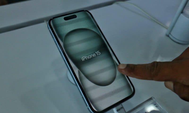 iPhone 15-də həddindən artıq isinmə problemi