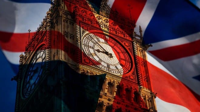 Britaniyada orta qazanc iki ildə ilk dəfə inflyasiyanı ötüb