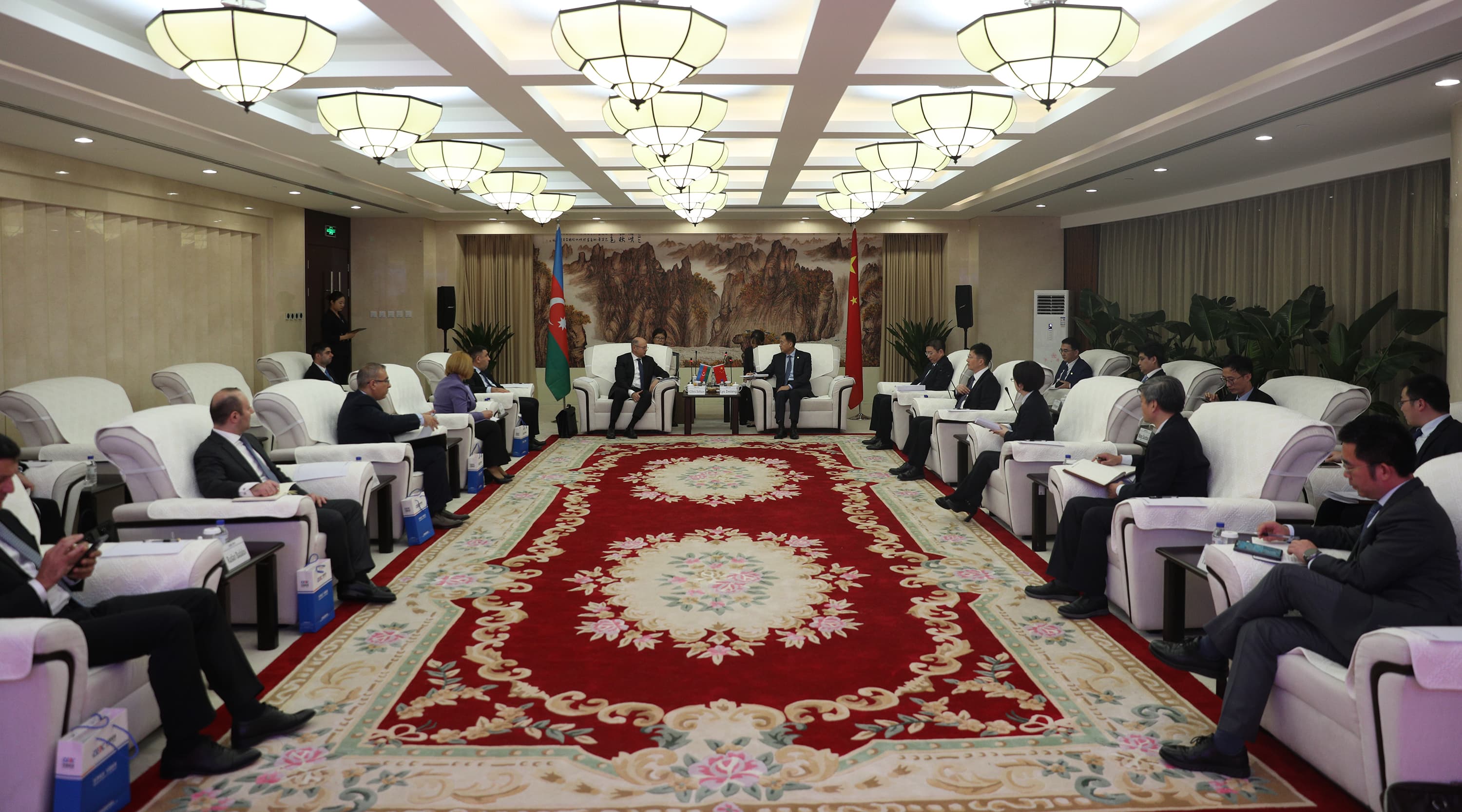 Pekində Azərbaycanın “China Energy” şirkəti ilə əməkdaşlığı müzakirə edilib
