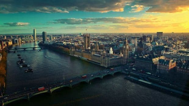 Böyük Britaniyada inflyasiya illik əsasda dəyişməz qalıb