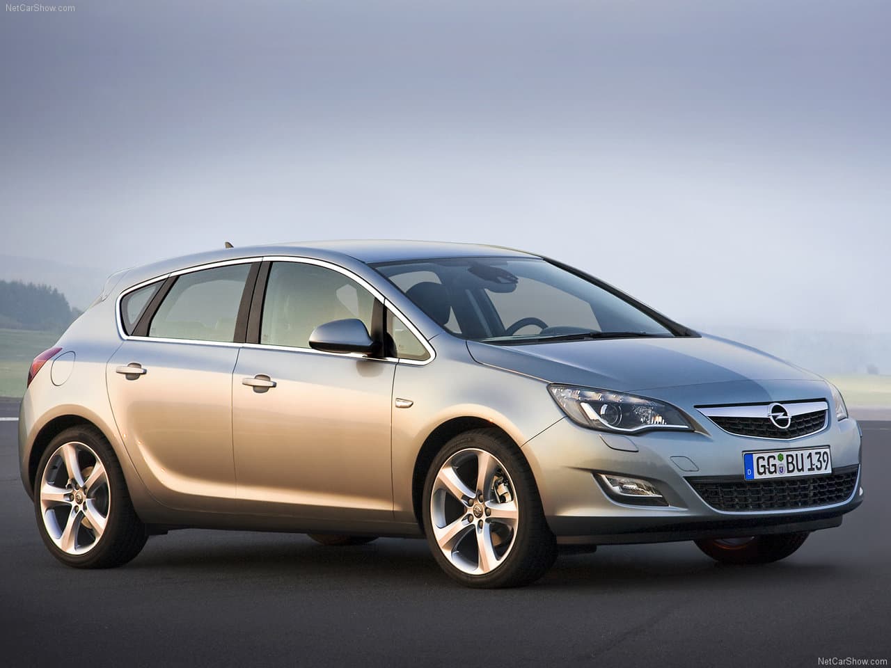 Opel Astra-nın bazar qiymətləri - ARAŞDIRMA