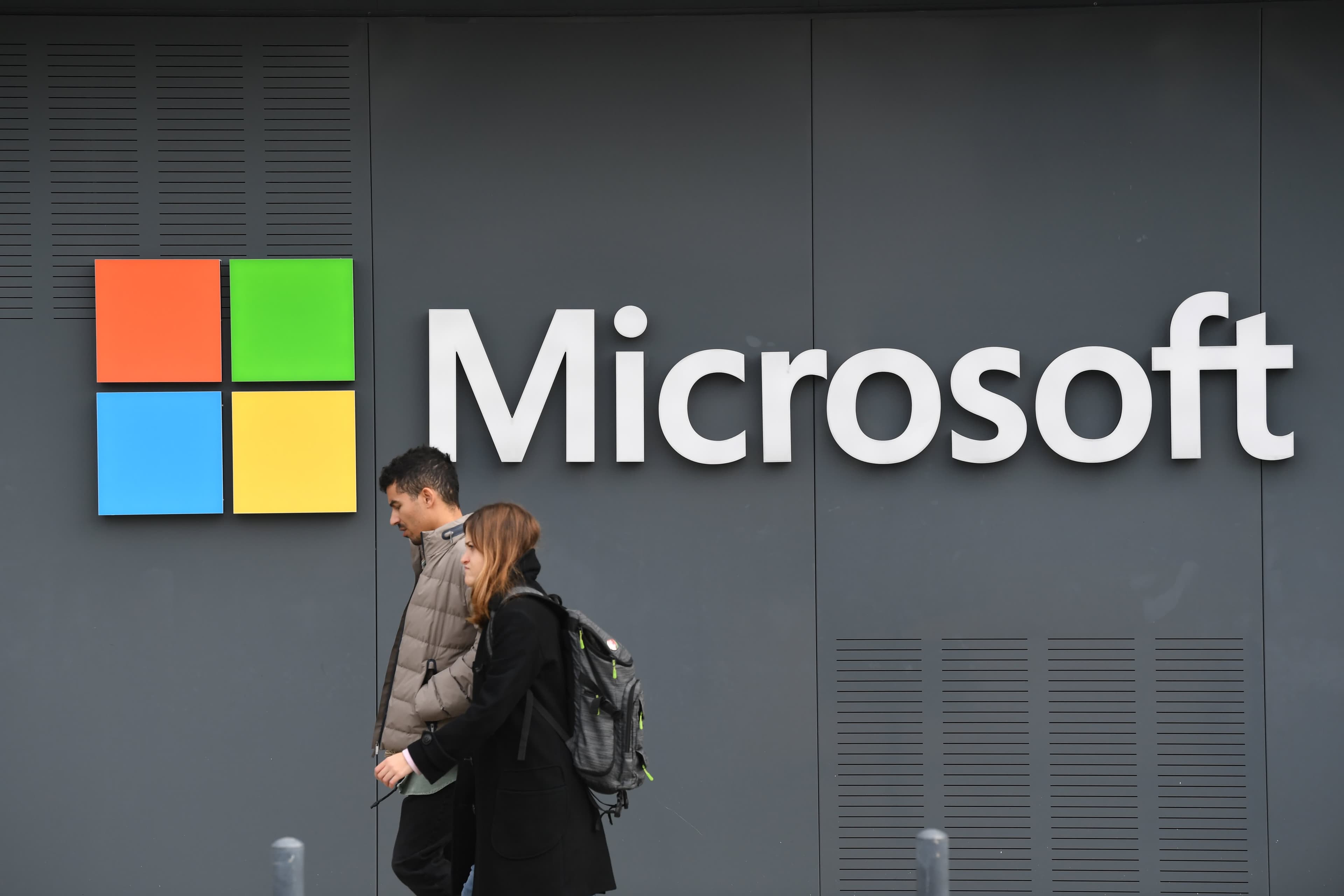 Microsoft-un xalis mənfəəti 22,3 milyard dollara çatıb